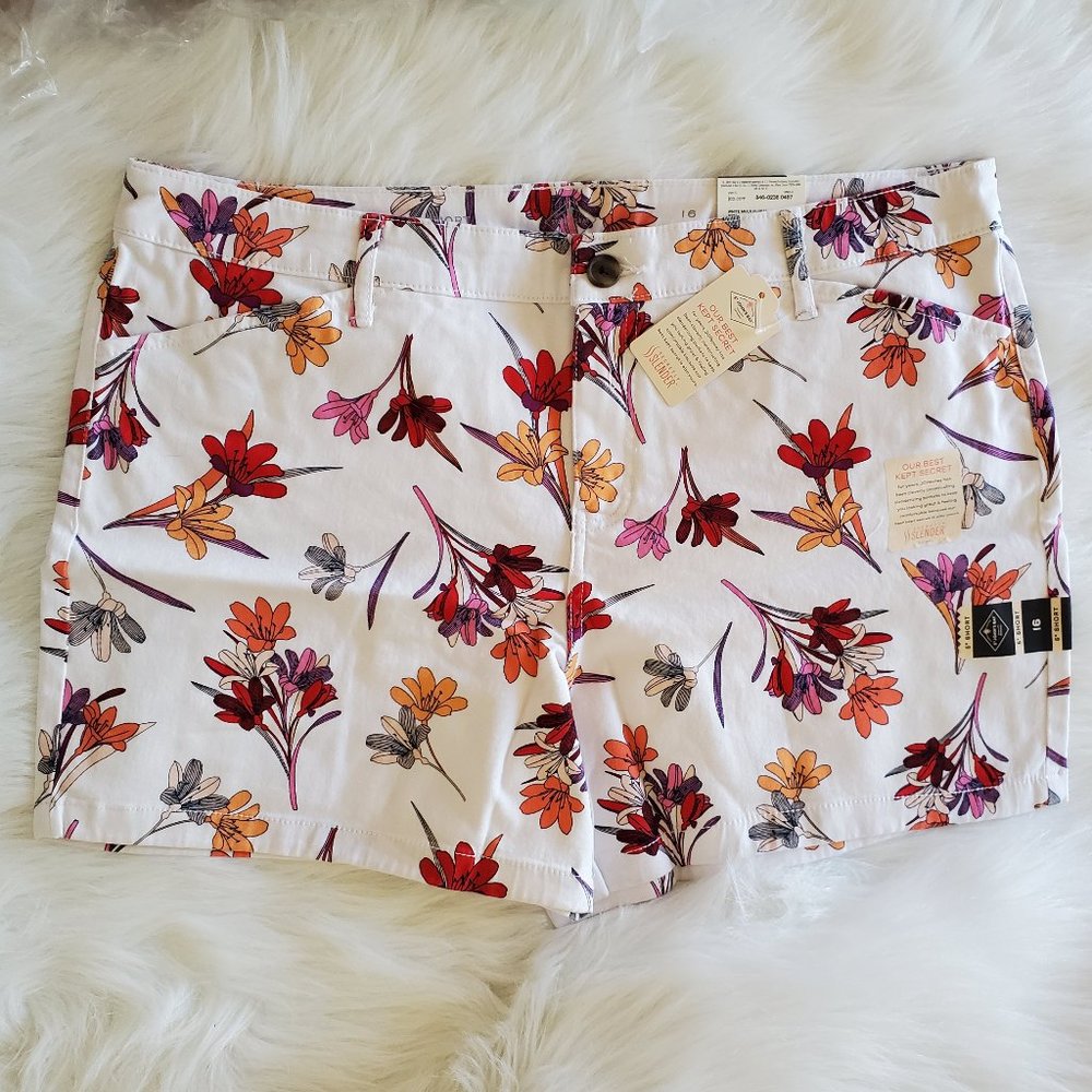 St. John Bay - Floral Print Shorts